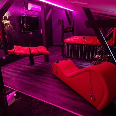 Red Palace Apartament Bdsm บิดกอชซ์ ภายนอก รูปภาพ